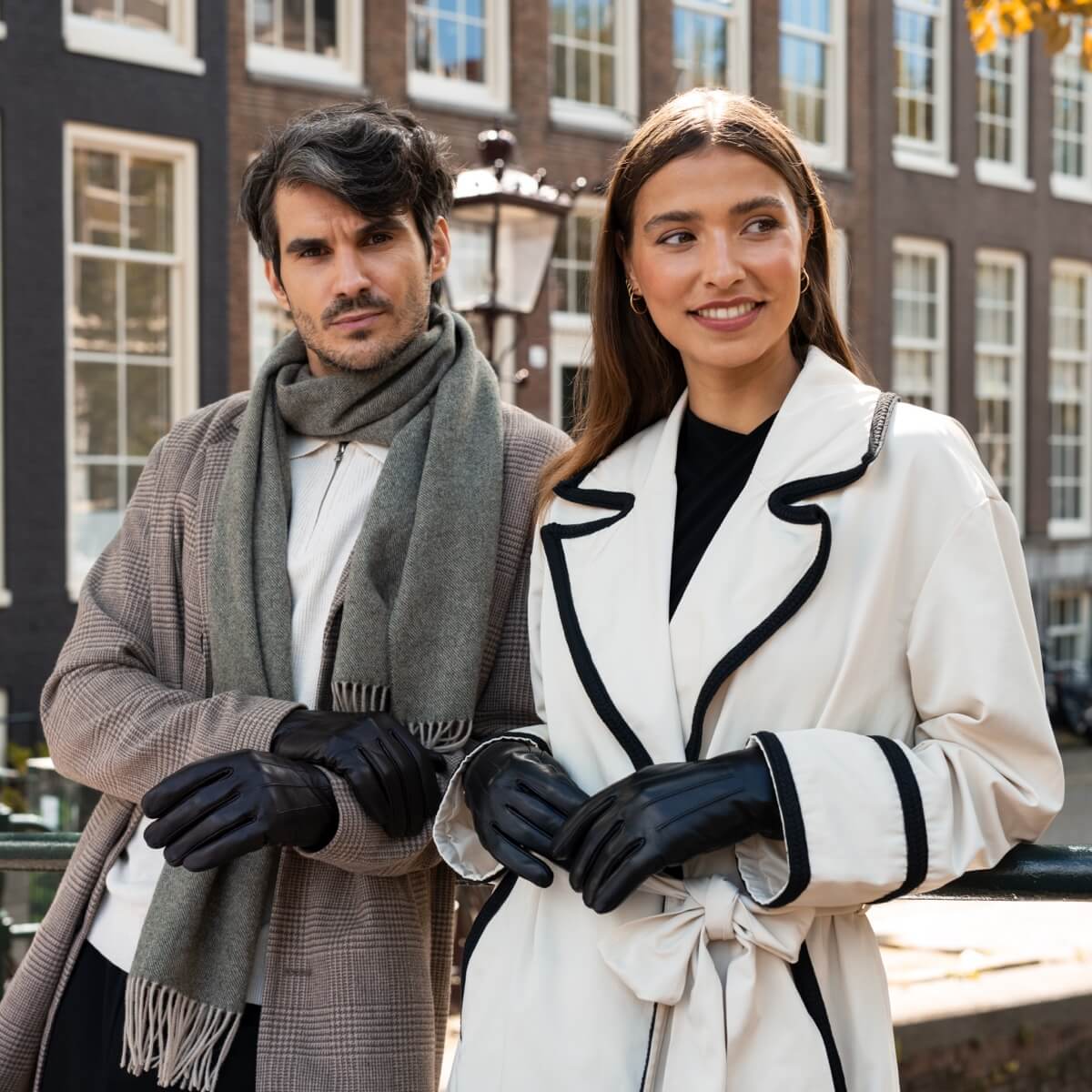 Elijah (black) – Timeless sheepskin leather gloves with luxurious cashmere lining & touchscreen capability — photo 10 of 10