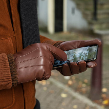 Elijah (brown) – Timeless sheepskin leather gloves with luxurious cashmere lining & touchscreen capability — photo 2 of 8