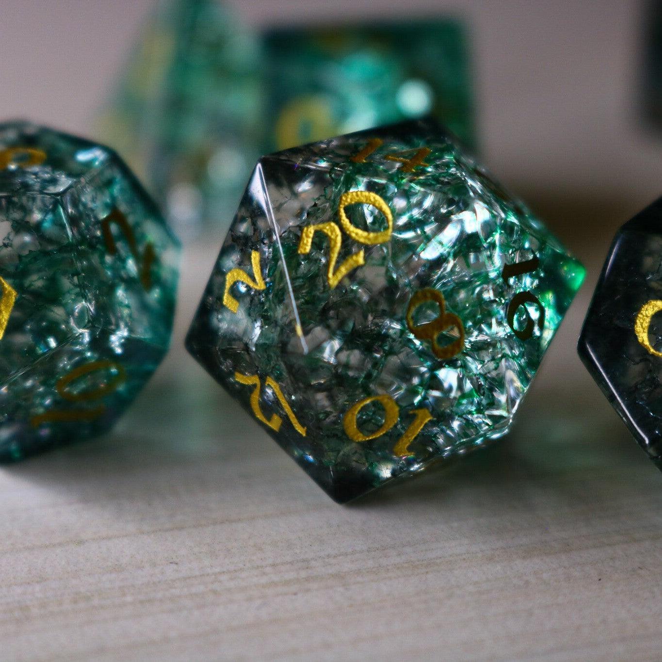 Elfenholz Grüne Schmiede Feuerglas DND Würfel-Set