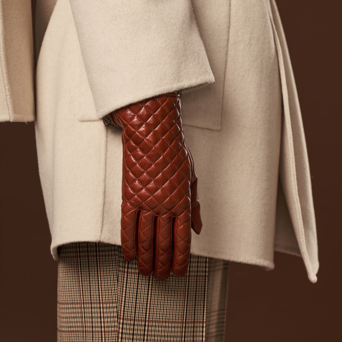 Emilia (brown) - Classic Italian lambskin leather gloves with cashmere lining and checkered pattern — photo 10 of 10
