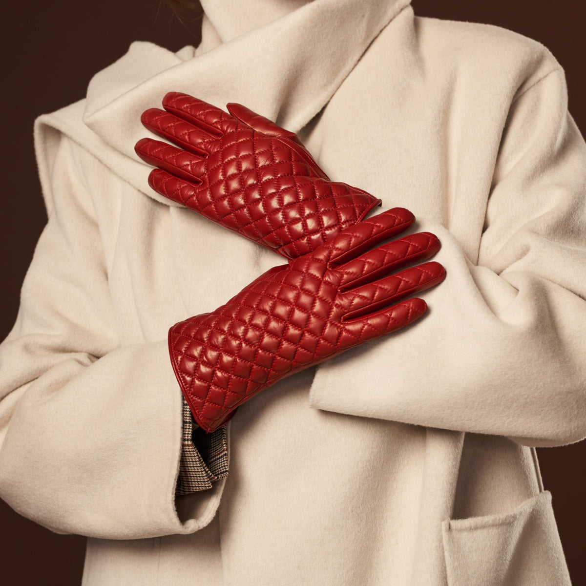 Emilia (red) - Classic Italian lambskin leather gloves with cashmere lining and checkered pattern — photo 10 of 10