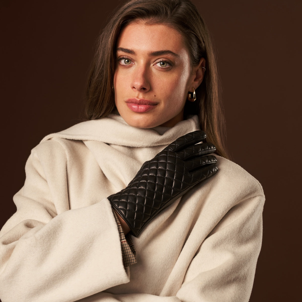 Emilia (black) - Classic Italian lambskin leather gloves with cashmere lining and checkered pattern — photo 2 of 10