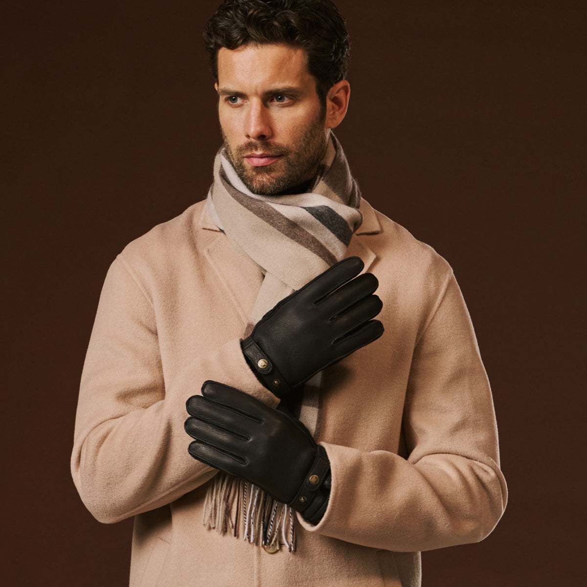 Emilio (black) – Luxurious deerskin gloves with cashmere lining and adjustable snap button — photo 9 of 10