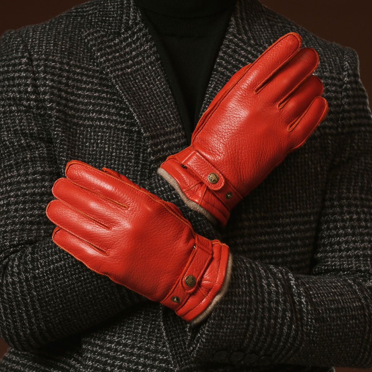 Emilio (orange) – Luxurious Italian deerskin gloves with cashmere lining and adjustable snap button — photo 9 of 10