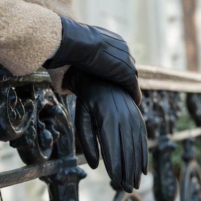 Ethan (black) – Vegan leather gloves with warm fleece lining & touchscreen feature — photo 7 of 10