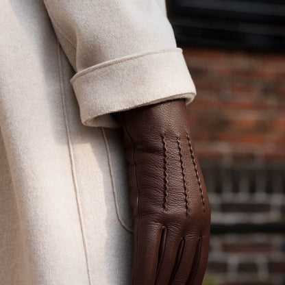 Evelyn (brown) - Goatskin leather gloves with soft lambswool lining and touchscreen feature — photo 5 of 10