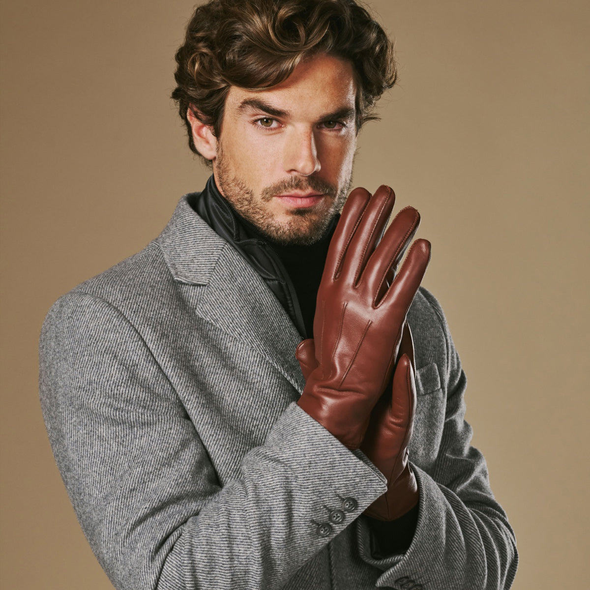 Ezra (brown) - Lambskin leather gloves with warm rabbit fur lining and touchscreen feature — photo 8 of 10