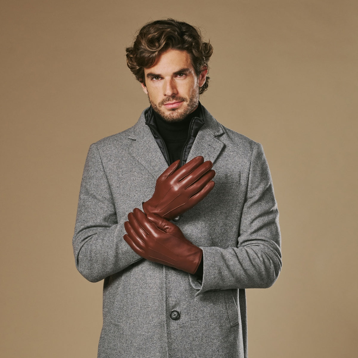 Ezra (brown) - Lambskin leather gloves with warm rabbit fur lining and touchscreen feature — photo 9 of 10