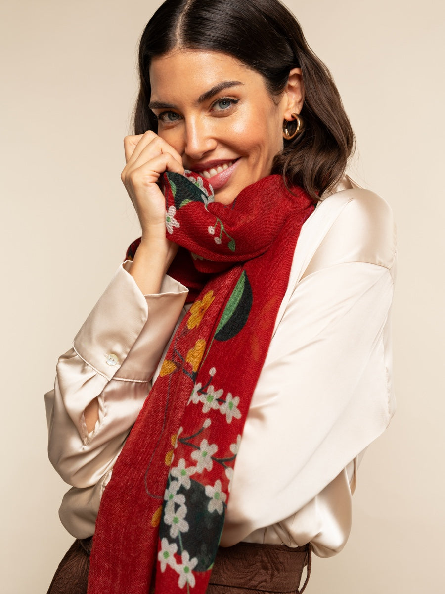 Evelina (red) - Soft and lightweight Italian scarf from premium wool — photo 5 of 9