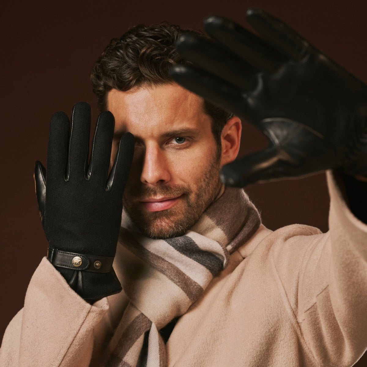 Fabrizio (black) – Tweed men's gloves with touchscreen capability and adjustable snap button — photo 1 of 10