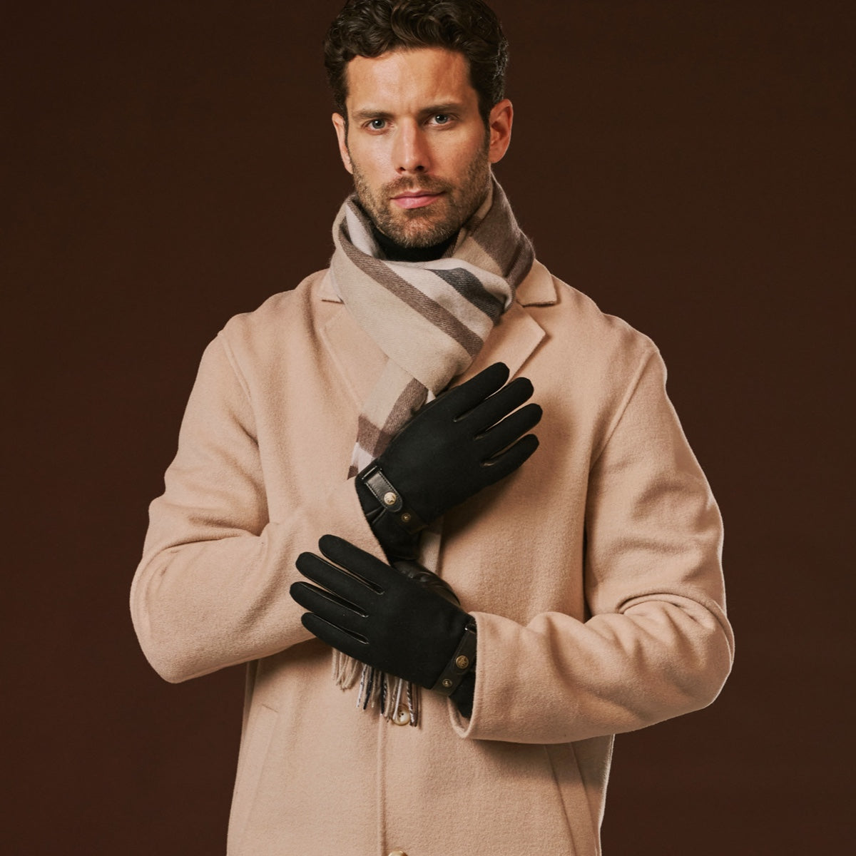 Fabrizio (black) – Tweed men's gloves with touchscreen capability and adjustable snap button — photo 8 of 10