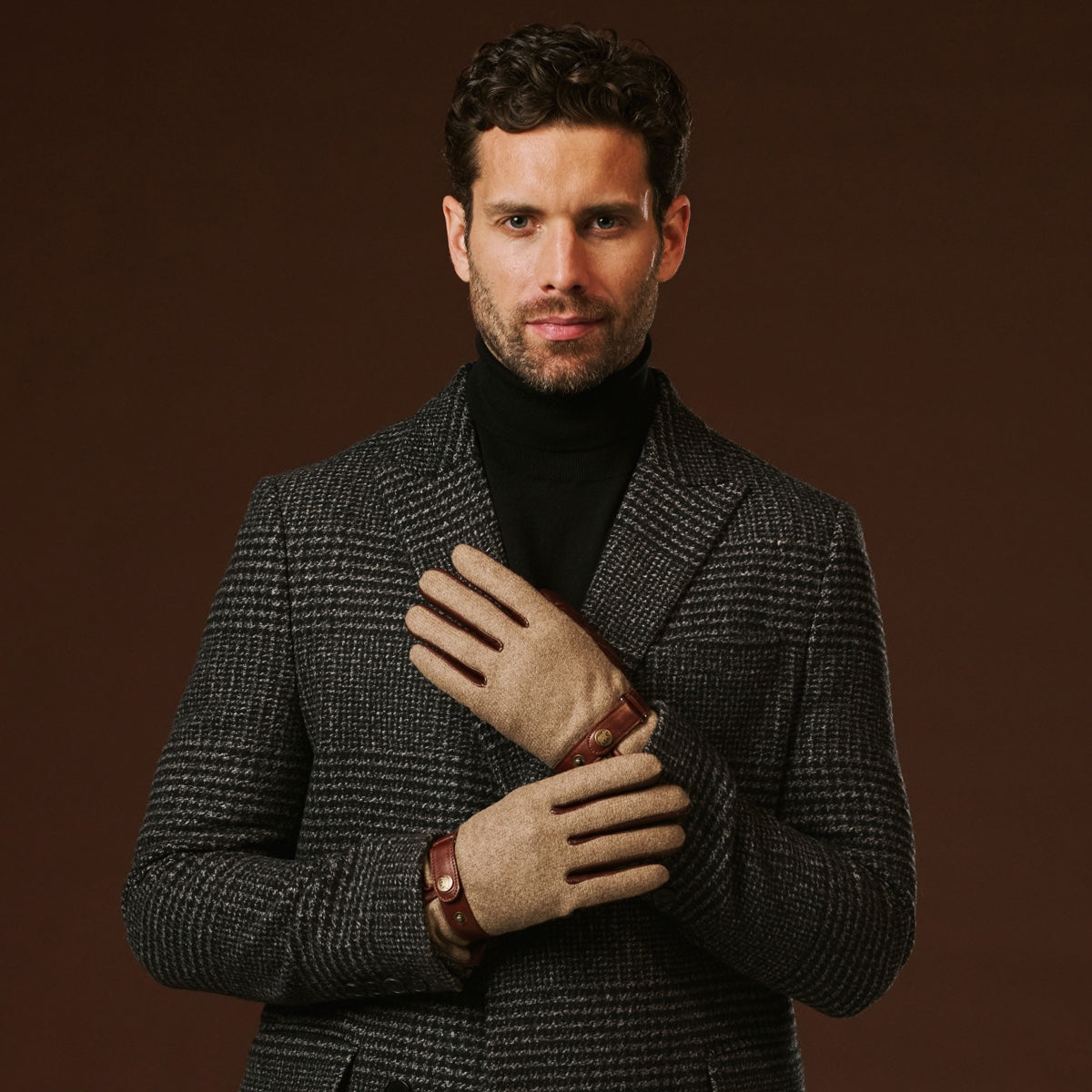 Fabrizio (brown) - Italian tweed men’s gloves with touchscreen capability and adjustable snap button — photo 5 of 10