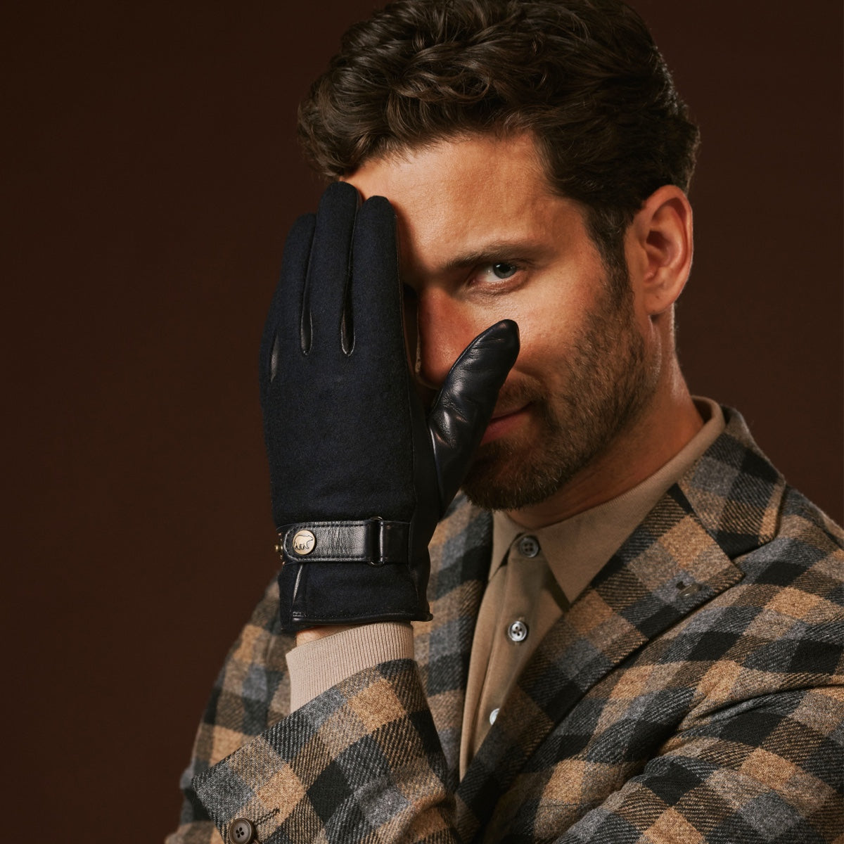 Fabrizio (navy blue) - Tweed men's gloves with touchscreen capability and adjustable snap button — photo 10 of 10