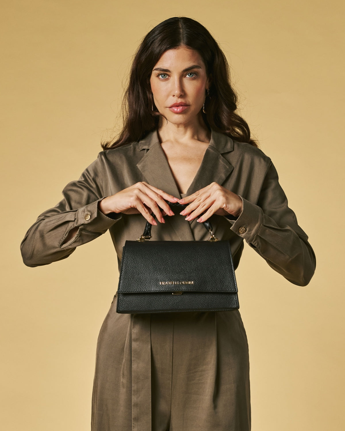 Federica (black) - Italian calf leather women's crossbody bag (with shoulder strap) — photo 4 of 9