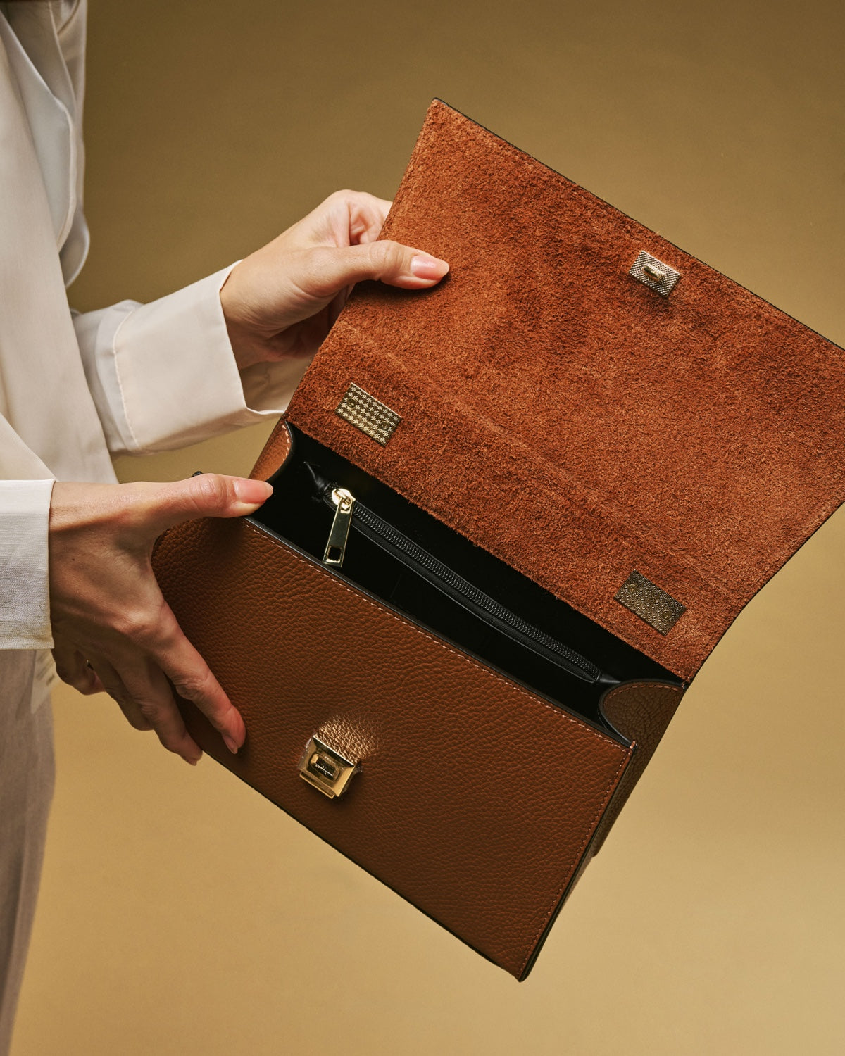 Federica (cognac) - Italian calf leather women's crossbody bag (with shoulder strap) — photo 4 of 9