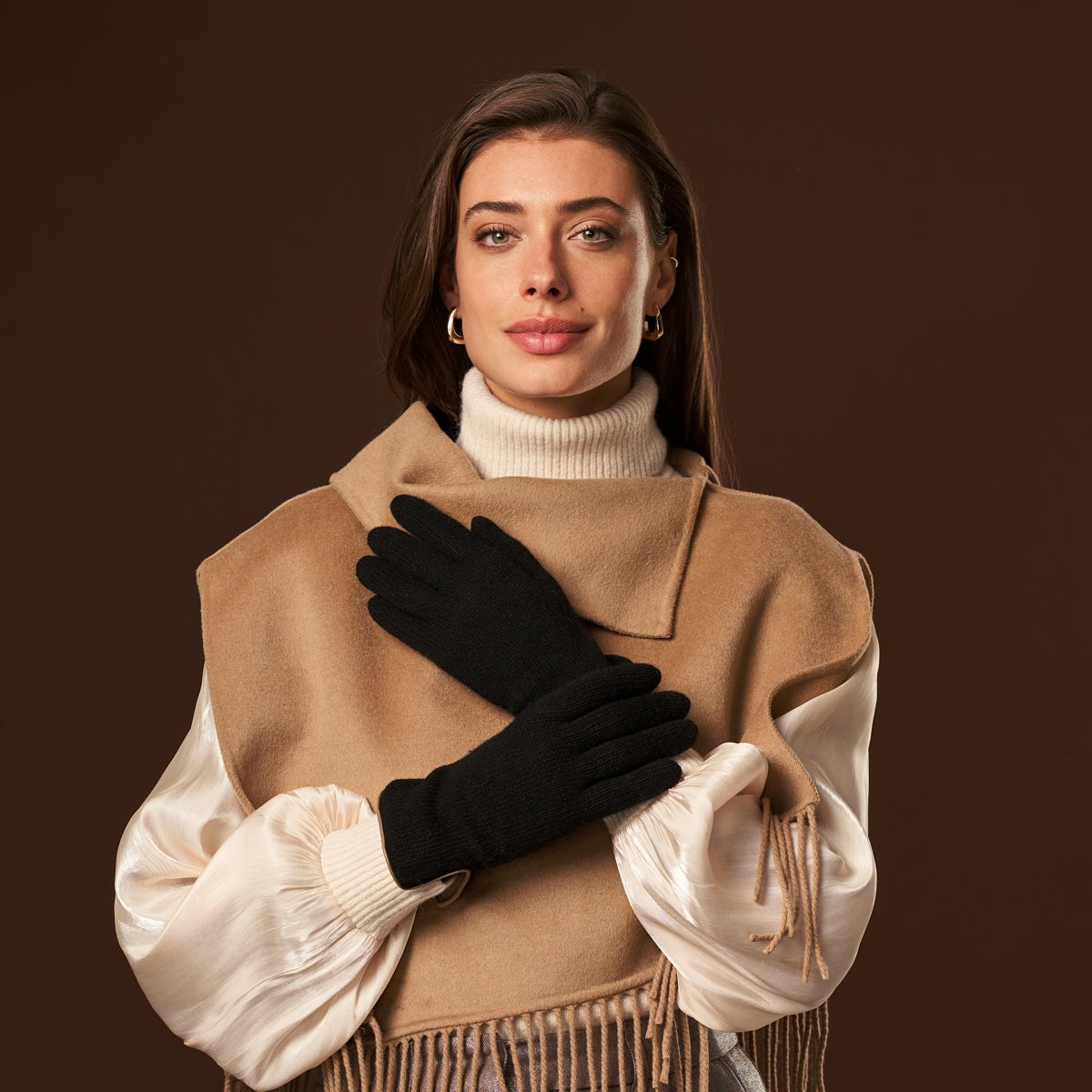Florentina (black) - Handmade Italian knitted wool gloves with luxurious cashmere lining — photo 2 of 10