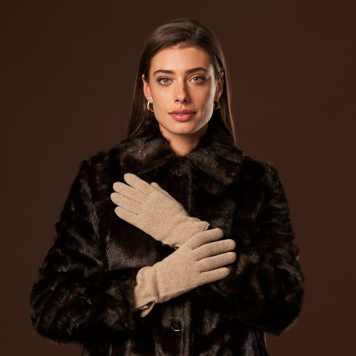 Florentina (sand) - Handmade Italian knitted wool gloves with luxurious cashmere lining — photo 6 of 10