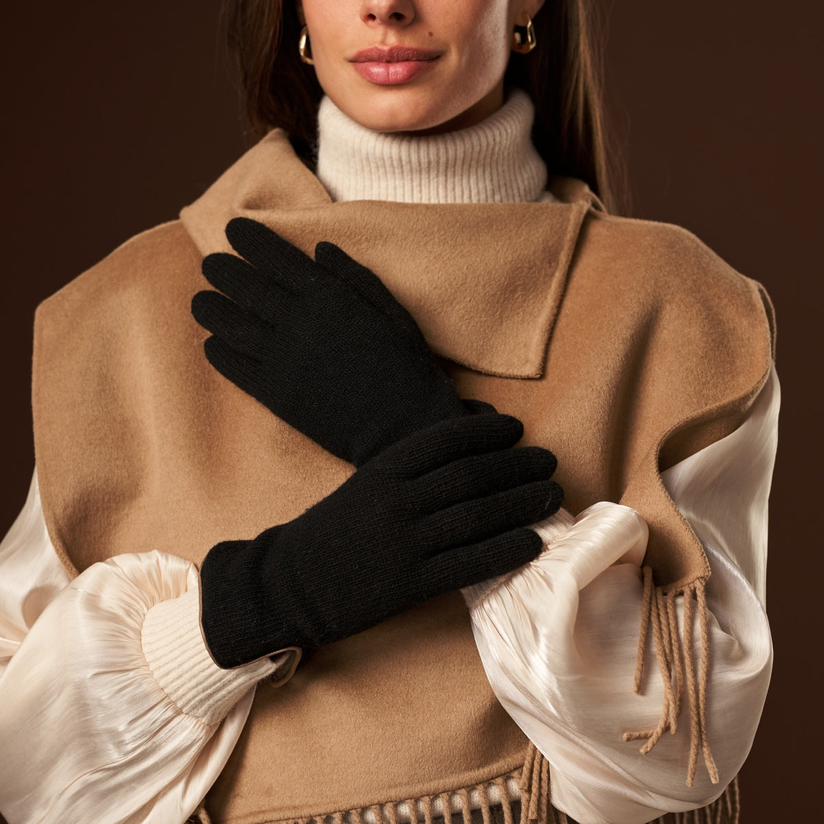 Florentina (black) - Handmade Italian knitted wool gloves with luxurious cashmere lining — photo 7 of 10