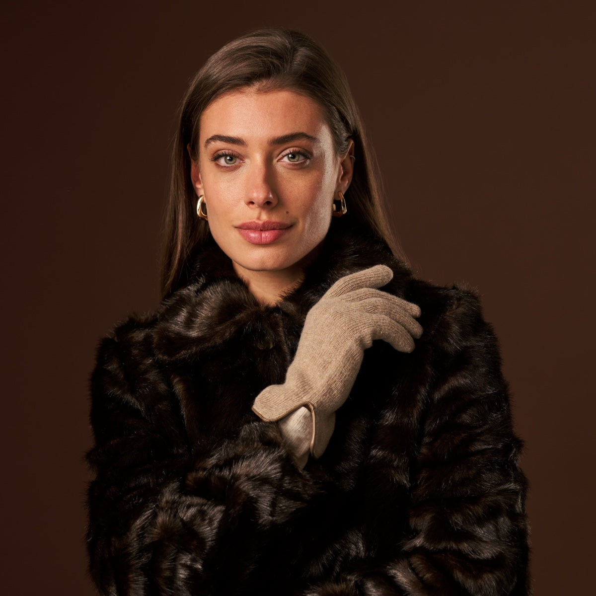 Florentina (sand) - Handmade Italian knitted wool gloves with luxurious cashmere lining — photo 2 of 10