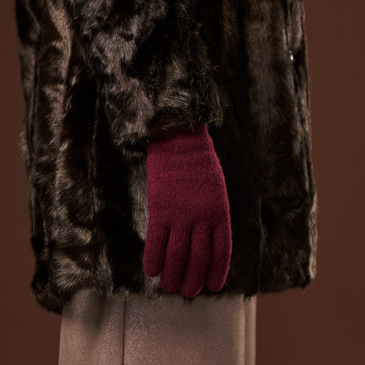 Florentina (red) - Handmade Italian knitted wool gloves with luxurious cashmere lining — photo 9 of 10