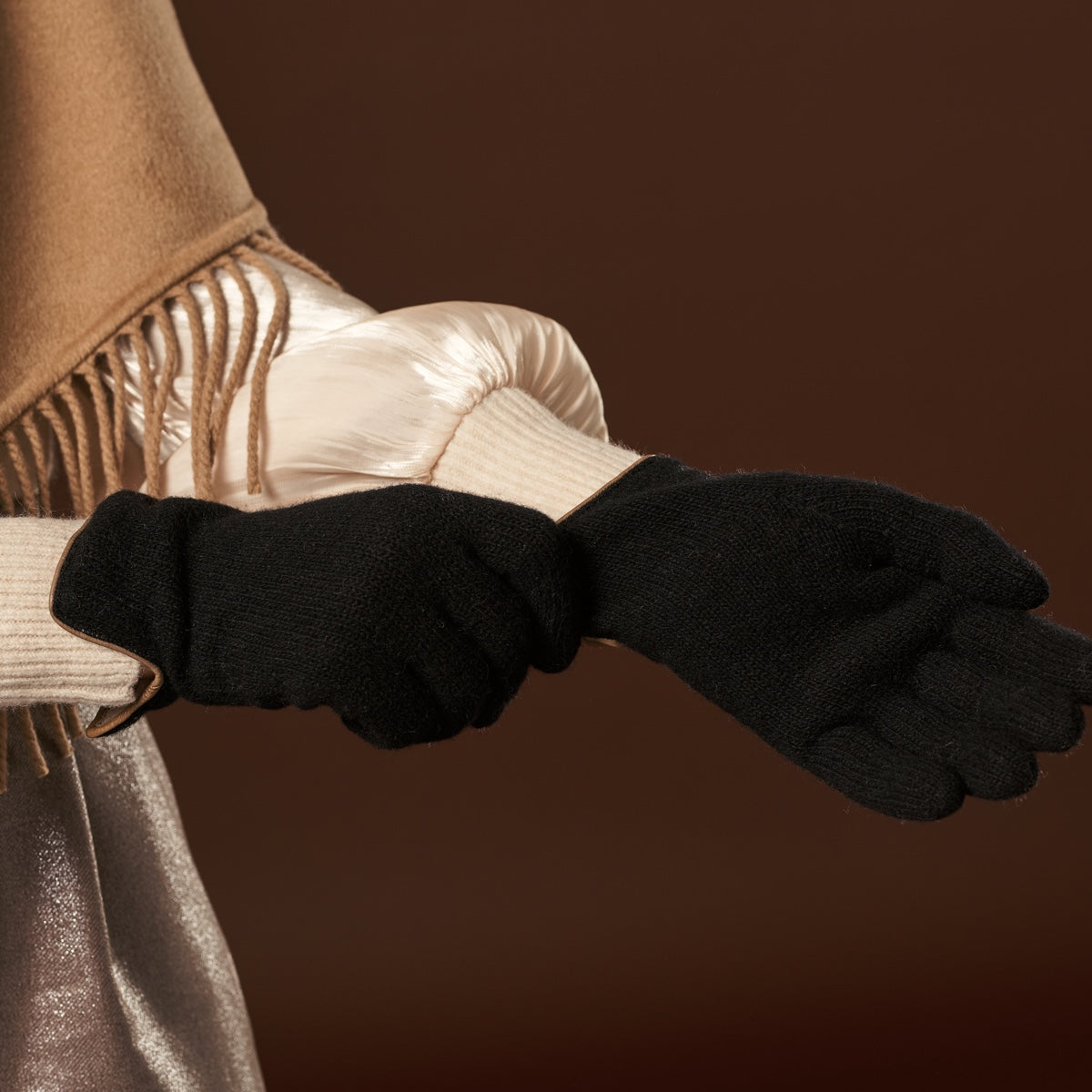 Florentina (black) - Handmade Italian knitted wool gloves with luxurious cashmere lining — photo 10 of 10