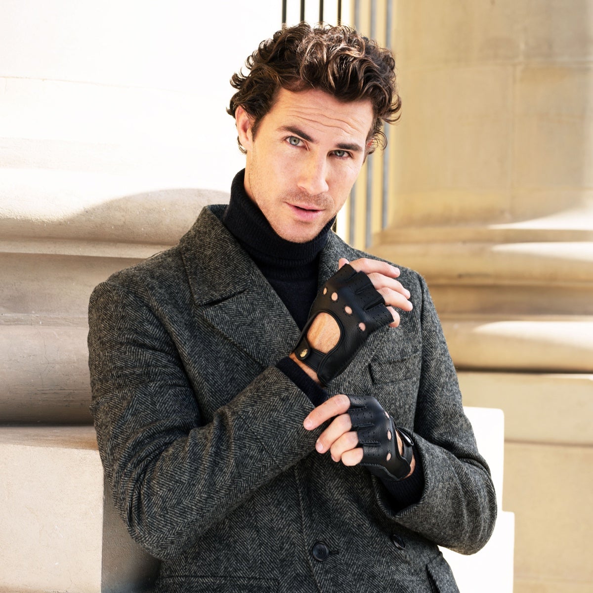 Vincenzo (black) - Fingerless Italian driving gloves made of American deerskin leather — photo 7 of 10