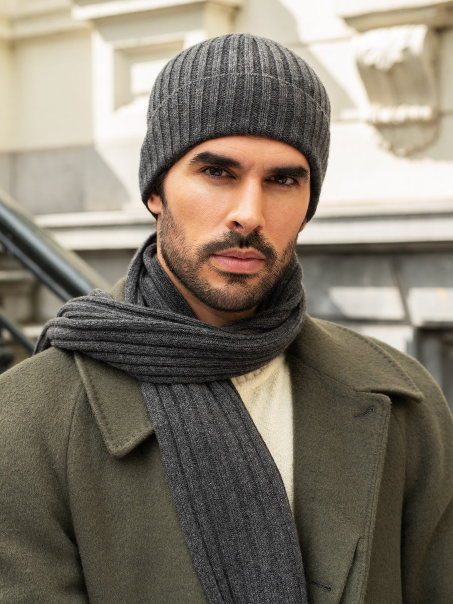 Milano (dark grey) - Italian 100% cashmere ribbed beanie (unisex) — photo 7 of 10
