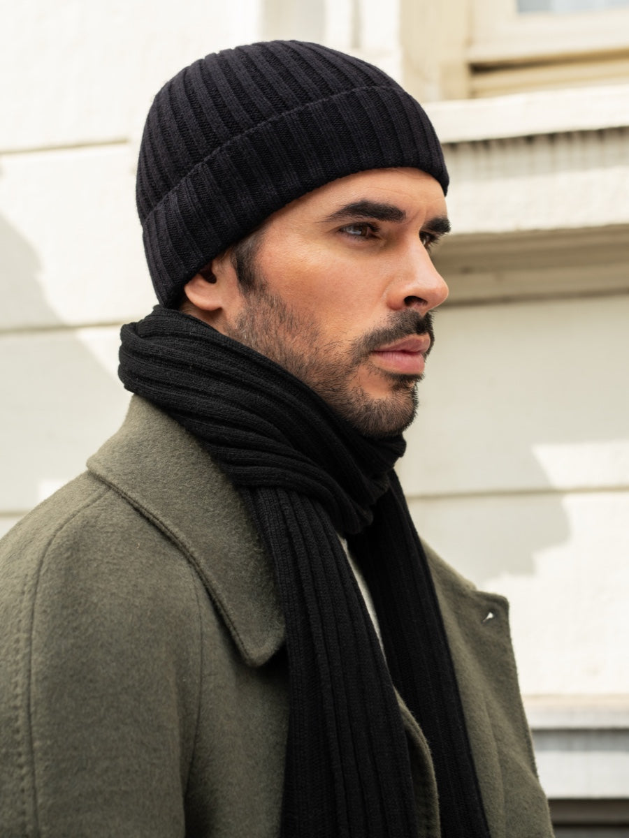 Napoli (black) - Italian 100% cashmere ribbed scarf (unisex) — photo 10 of 10