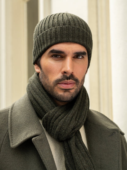 Milano (dark green) - Italian 100% cashmere ribbed beanie (unisex) — photo 9 of 10