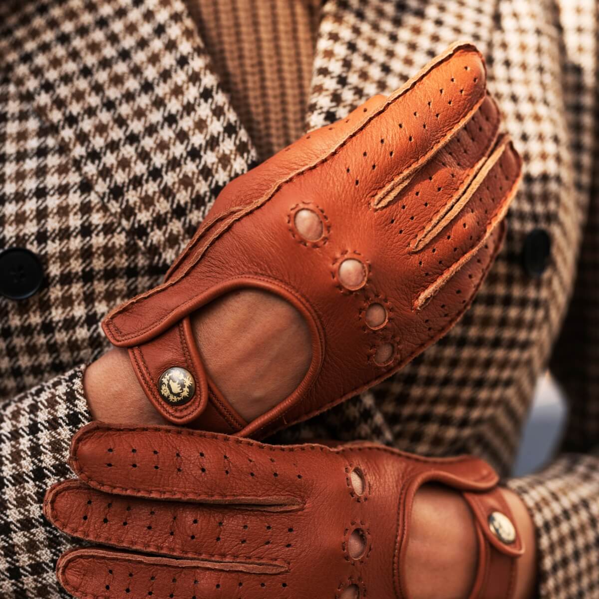 Maria (brown) - Italian driving gloves made of American deerskin leather — photo 5 of 10