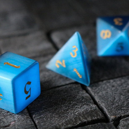 Juego de dados DND tallados a mano con piedra ojo de gato azul oscuro