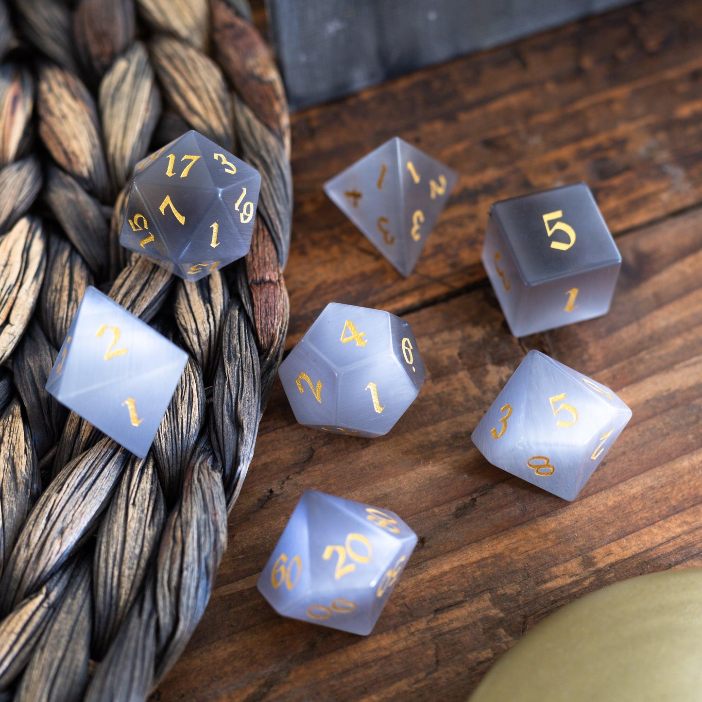 Edelstein Graue Katzenaugenstein DND Würfel-Set