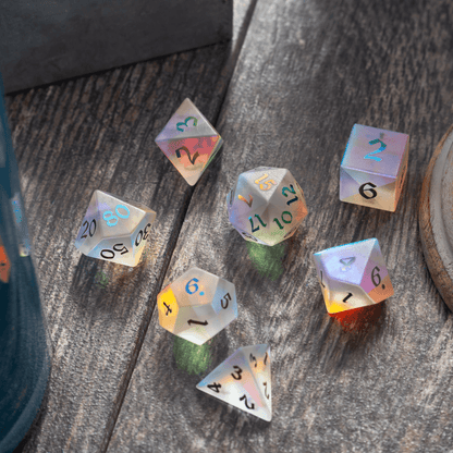 Juego de dados DND de cristal dicromático en relieve (entintado) de piedras preciosas