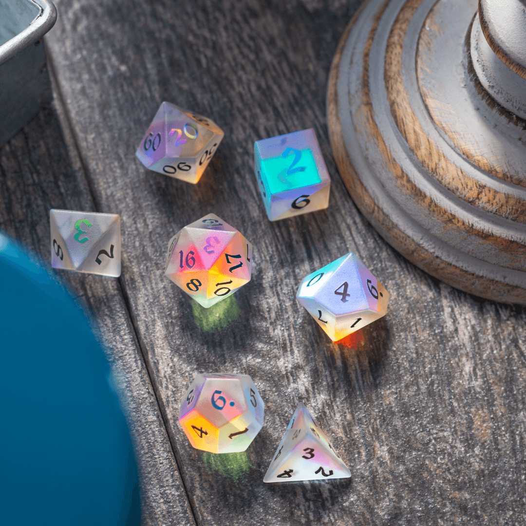 Juego de dados DND de cristal dicromático en relieve (entintado) de piedras preciosas