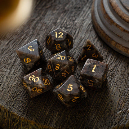 Edelstein Yooperlite handgeschnitztes D&D Würfelset