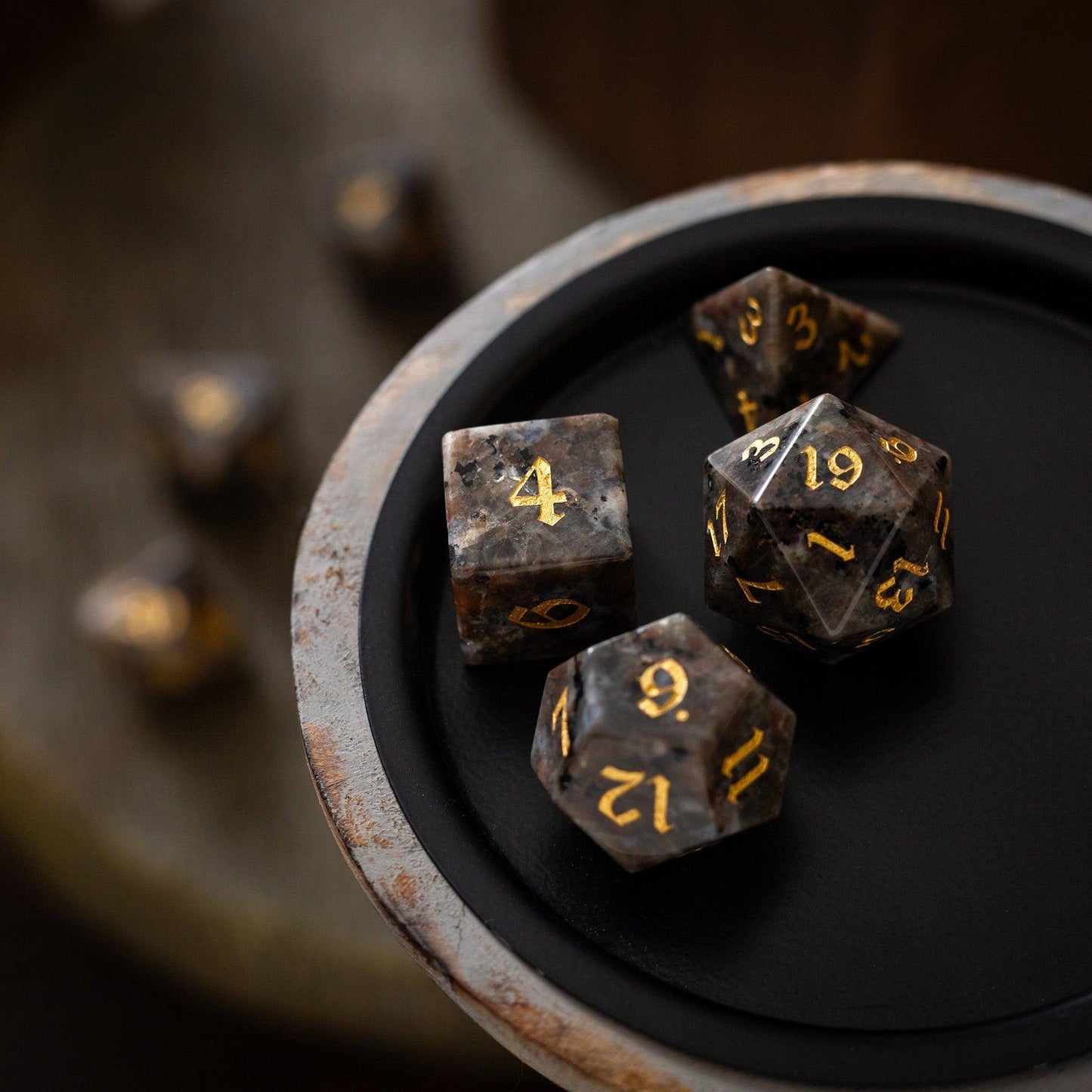 Edelstein Yooperlite handgeschnitztes D&D Würfelset