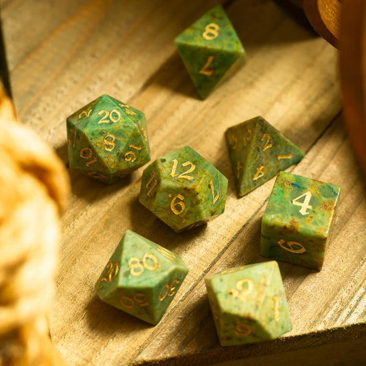 Juego de dados de DND tallados a mano de azurita gema