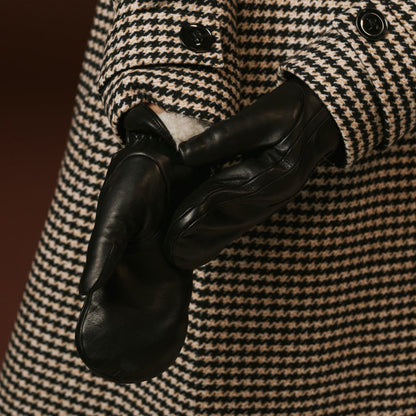 Gianetta (black) - Italian lambskin mittens with luxurious lambswool lining — photo 2 of 10