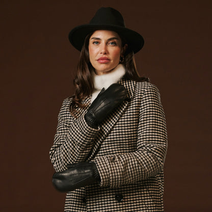 Gianetta (black) - Italian lambskin mittens with luxurious lambswool lining — photo 8 of 10
