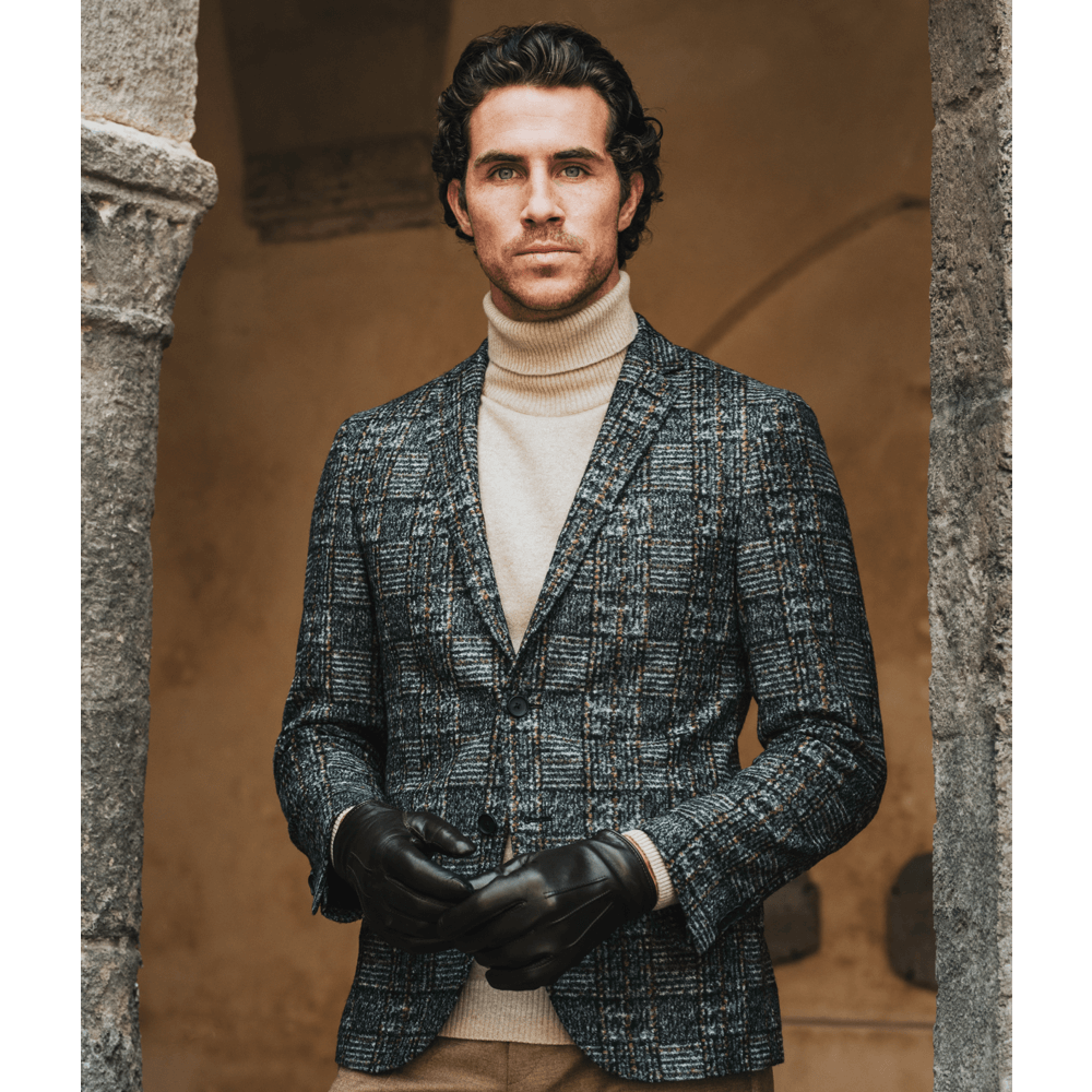Giovanni (black) - Classic Italian lambskin leather gloves with cashmere lining & touchscreen feature — photo 2 of 10