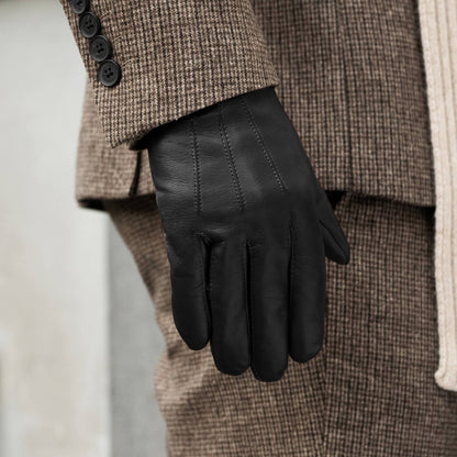 Giovanni (black) - Classic Italian lambskin leather gloves with cashmere lining & touchscreen feature — photo 8 of 10