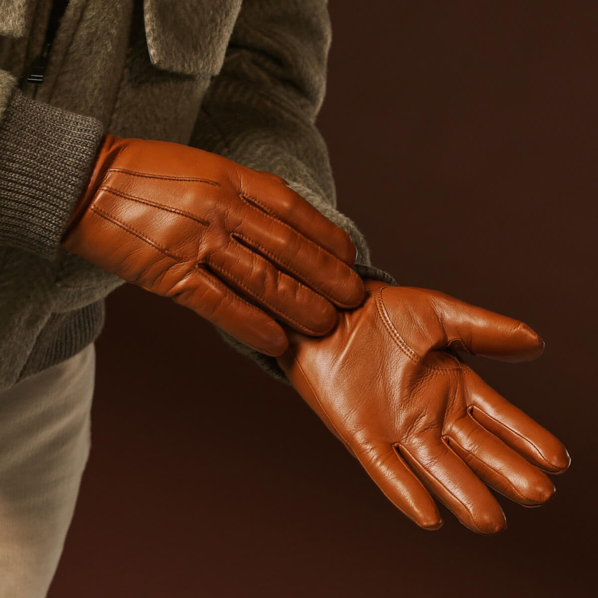 Giovanni (cognac) - Classic Italian lambskin leather gloves with cashmere lining — photo 8 of 10