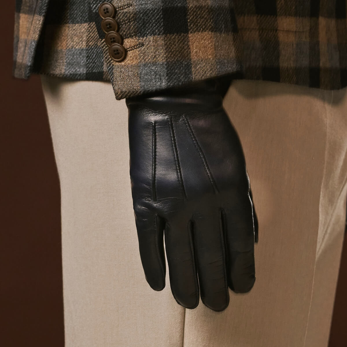 Giovanni (navy blue) - Classic Italian lambskin leather gloves with cashmere lining — photo 9 of 10