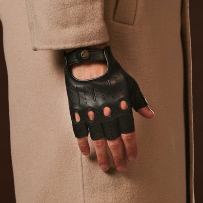 Giuseppe (black) - Italian lambskin fingerless leather driving gloves — photo 3 of 10
