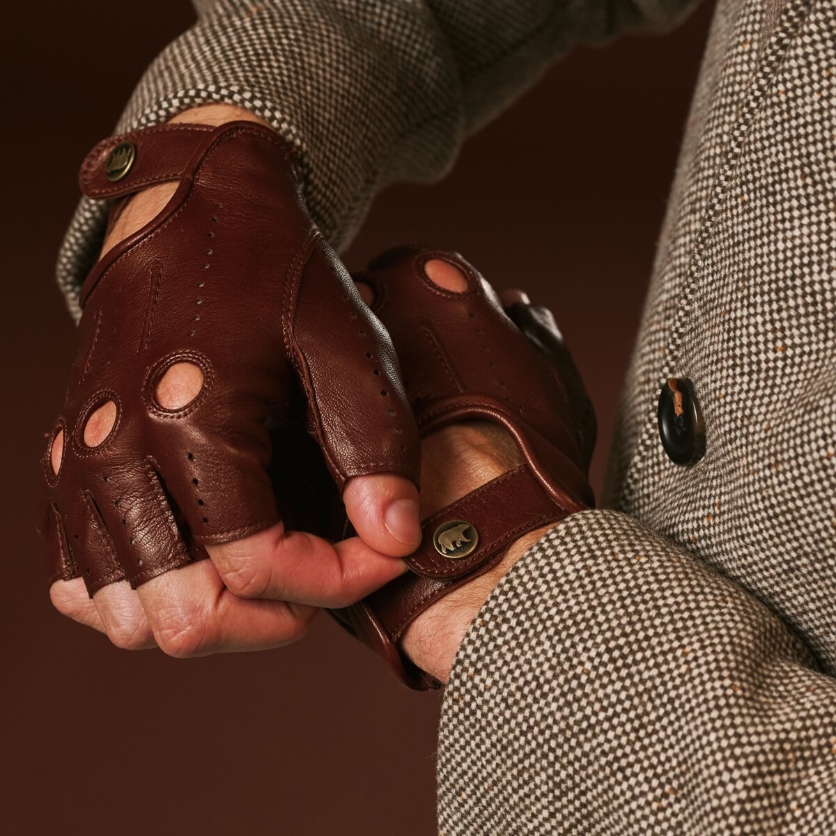 Giuseppe (brown) - Italian lambskin fingerless leather driving gloves — photo 5 of 10