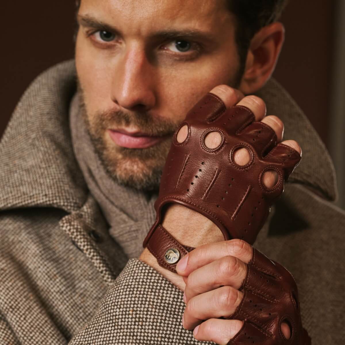 Giuseppe (brown) - Italian lambskin fingerless leather driving gloves — photo 7 of 10