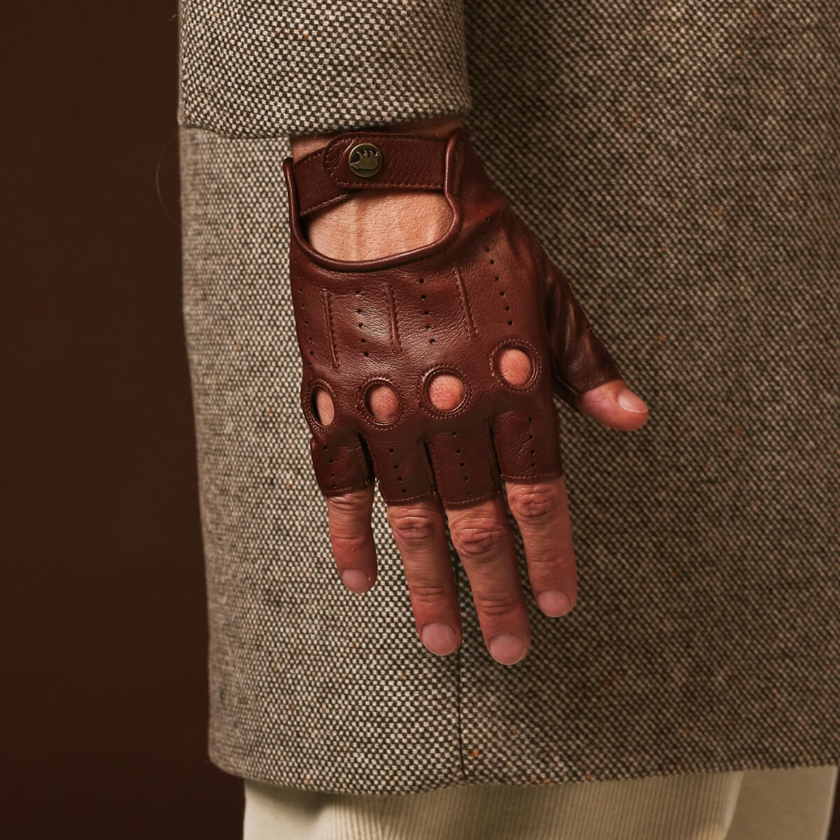 Giuseppe (brown) - Italian lambskin fingerless leather driving gloves — photo 8 of 10