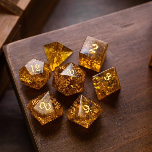 Juego de dados de rol DND de cristal craquelado, diseño de rayo, color miel dorada