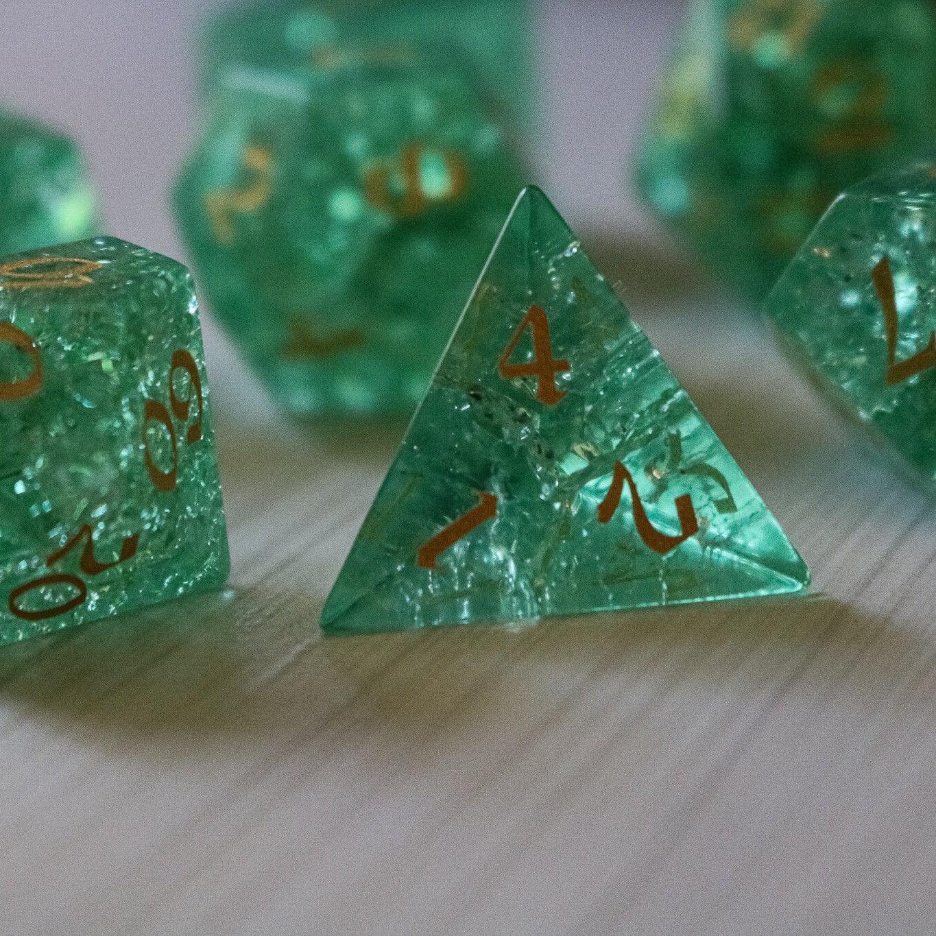 Juego de dados de D&D de cristal craquelado Rayo Verde