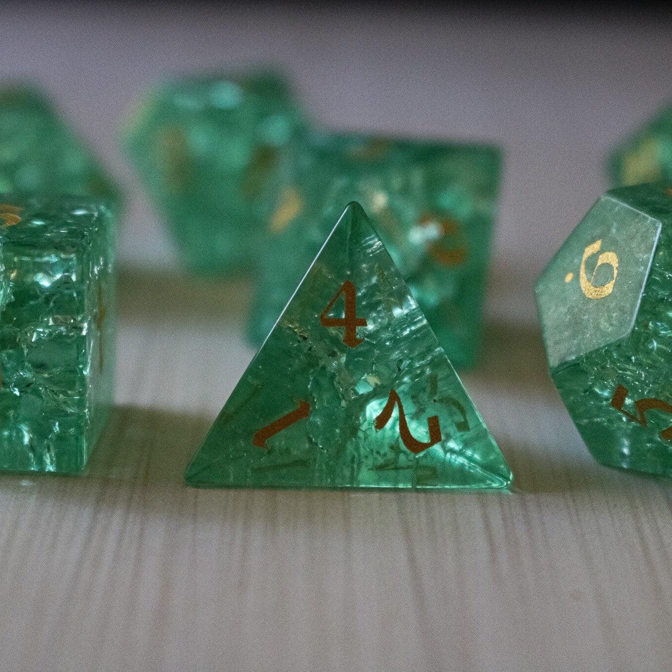 Juego de dados de D&D de cristal craquelado Rayo Verde